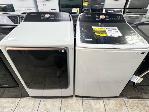 Samsung Smart Washer Dryer Combo In White Finishing