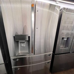 LG French Door Refrigerator - External Water Despenser